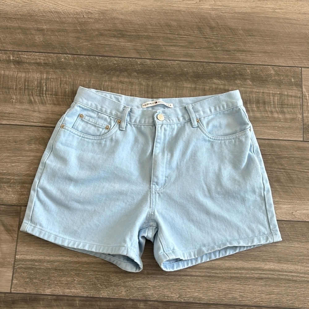 Tommy Hilfiger light washed high waisted jean shorts size 8